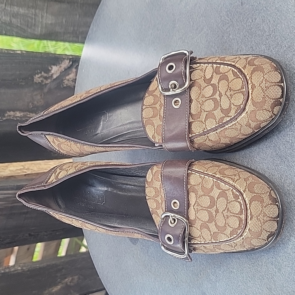 Coach Signature Pump Heels w/ Buckle Detail Size 10